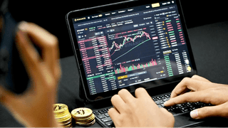 Interface d'exécution de trading Lune Placange à faible latence avec flux d'ordres en temps réel